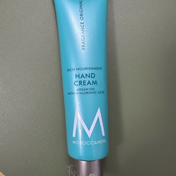Moroccanoil Fragrance Hand Cream - White and Blue - Picture 3 of 4